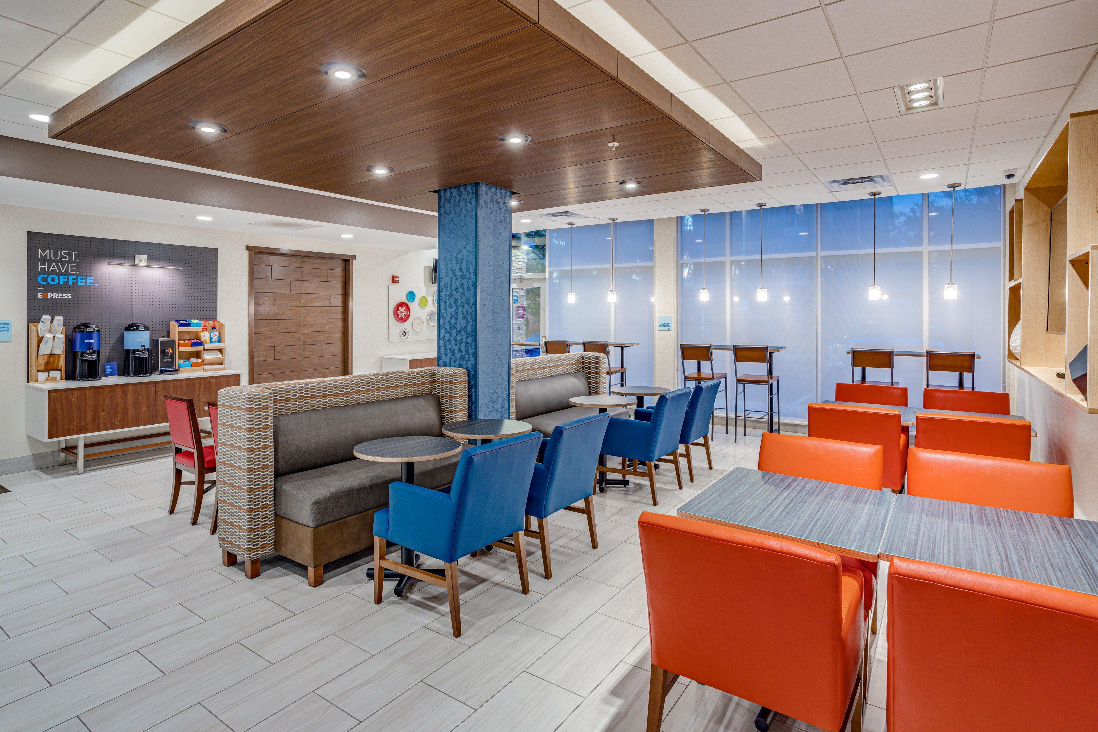 Holiday Inn Express & Suites - Elkhart North By Ihg Εξωτερικό φωτογραφία