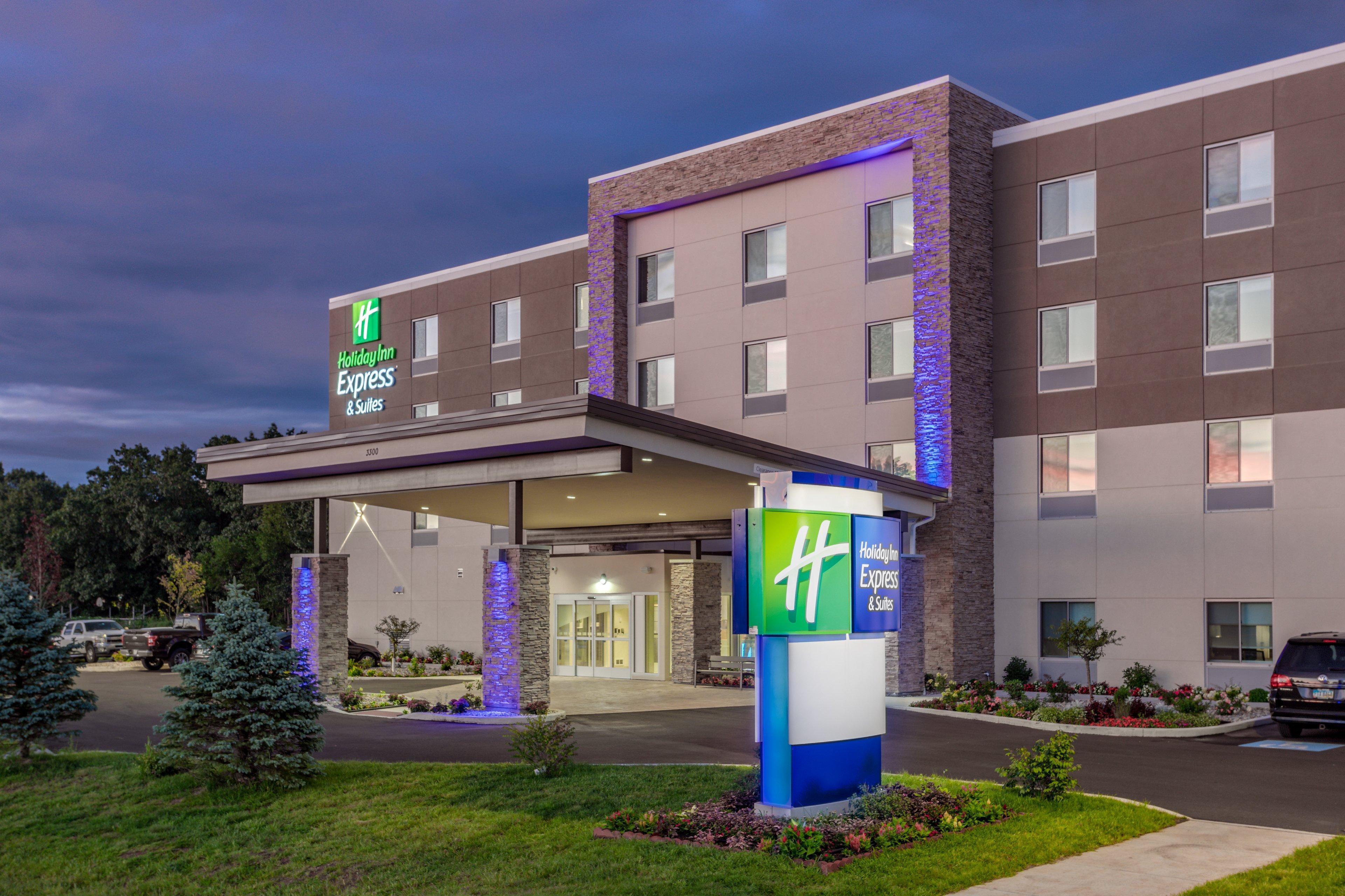 Holiday Inn Express & Suites - Elkhart North By Ihg Εξωτερικό φωτογραφία