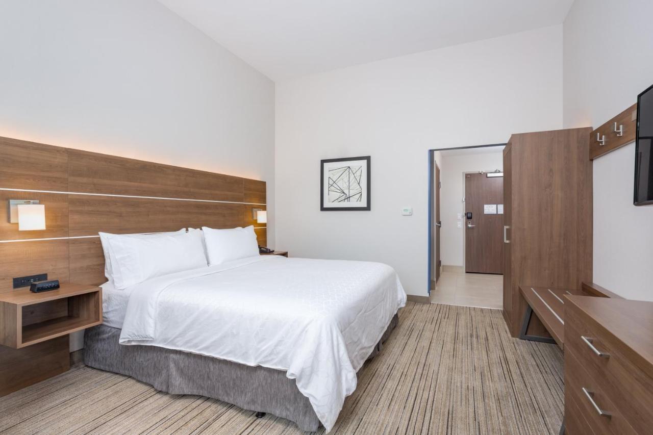 Holiday Inn Express & Suites - Elkhart North By Ihg Δωμάτιο φωτογραφία
