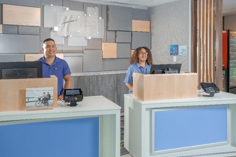 Holiday Inn Express & Suites - Elkhart North By Ihg Εξωτερικό φωτογραφία